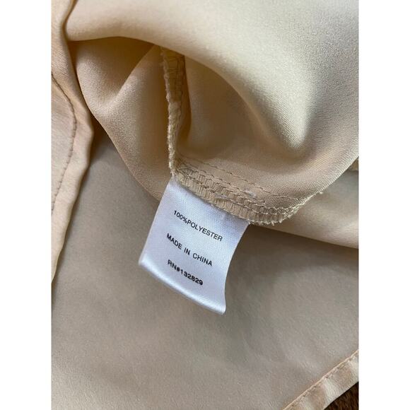 Superdown Cream Miriam Short Sleeves Button Up Top Size Small - Picture 5 of 8